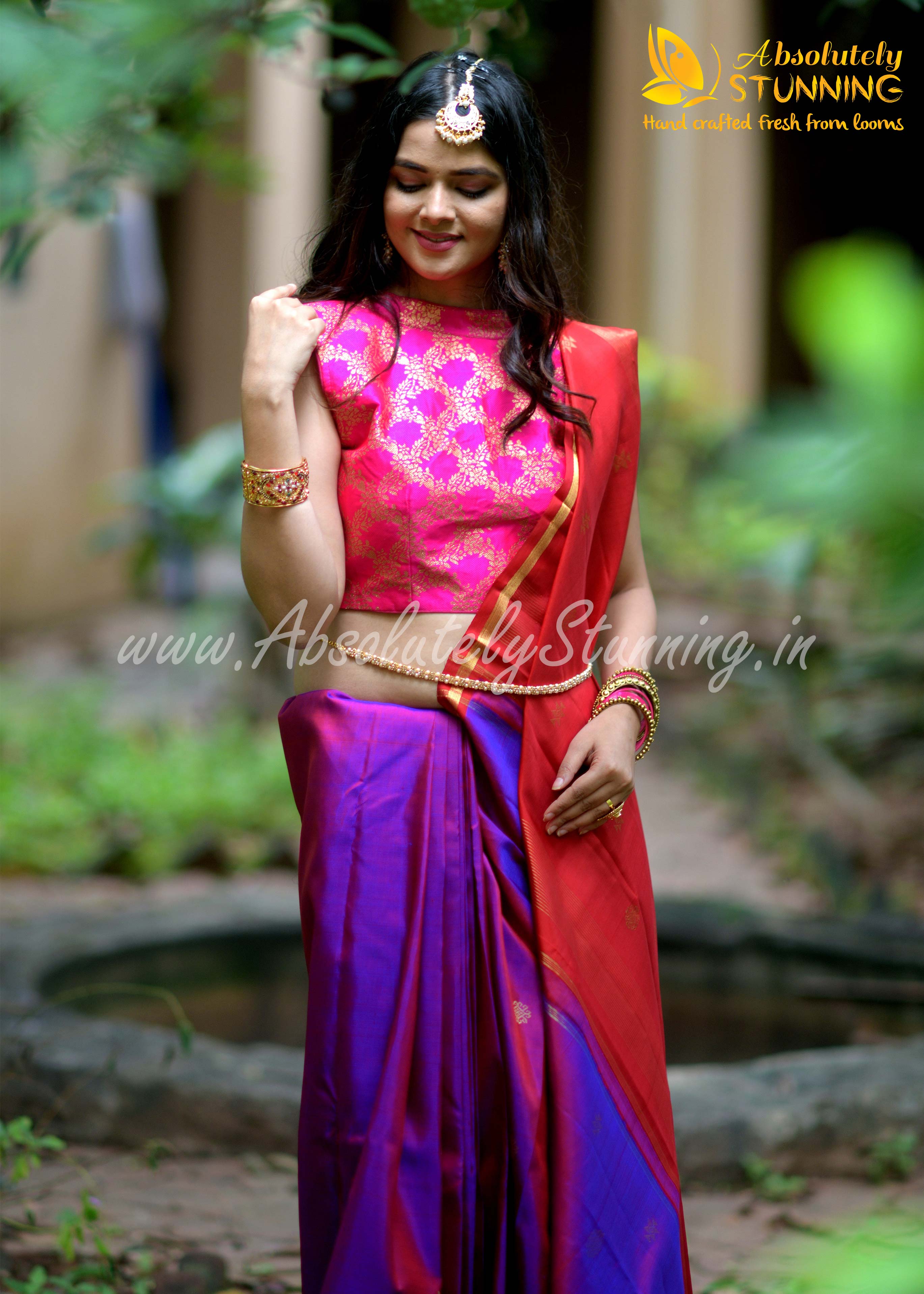 SOUNDARYAM Hand Woven Magenta & Red Exquisite Motifs