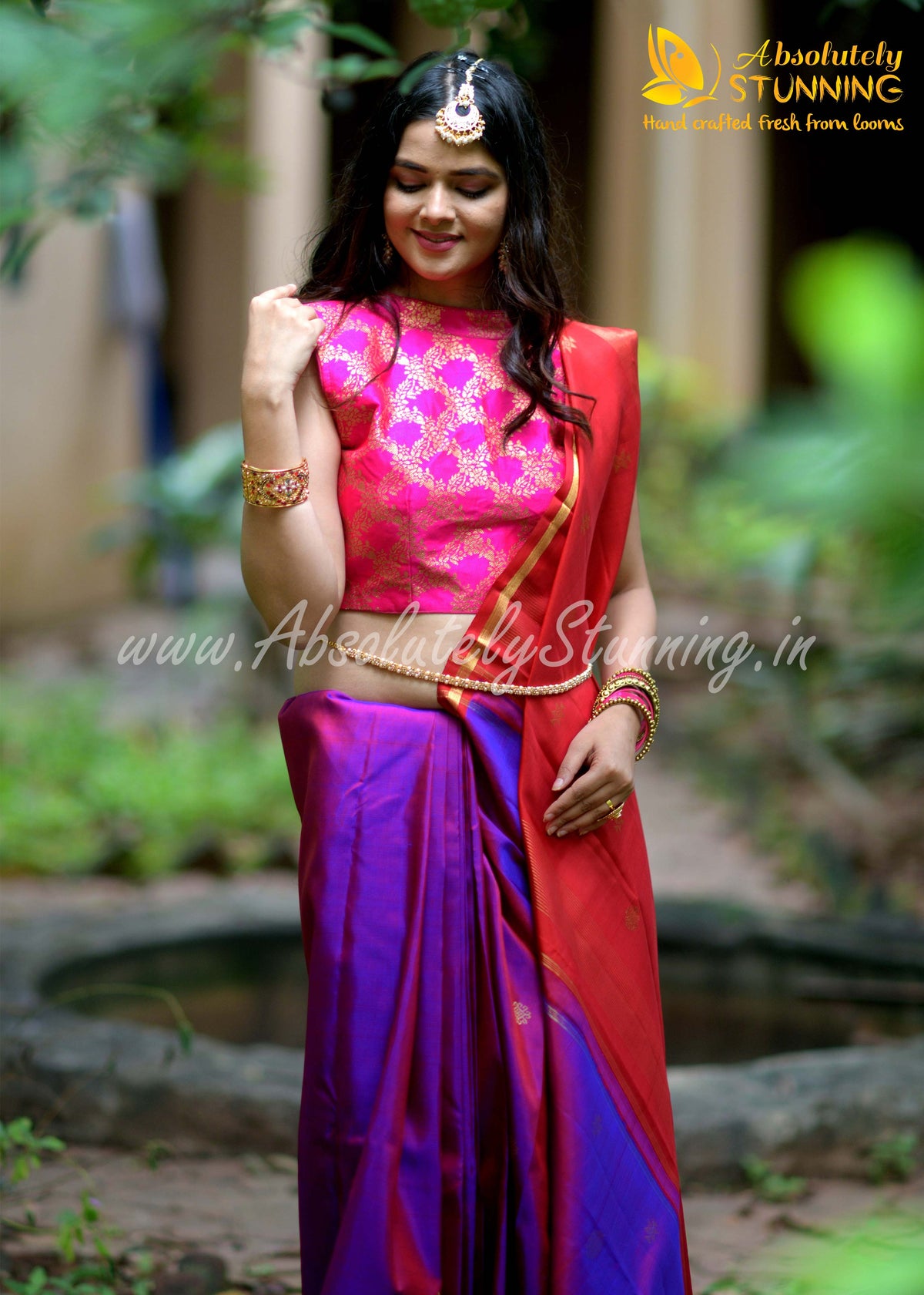 SOUNDARYAM Hand Woven Magenta & Red Exquisite Motifs