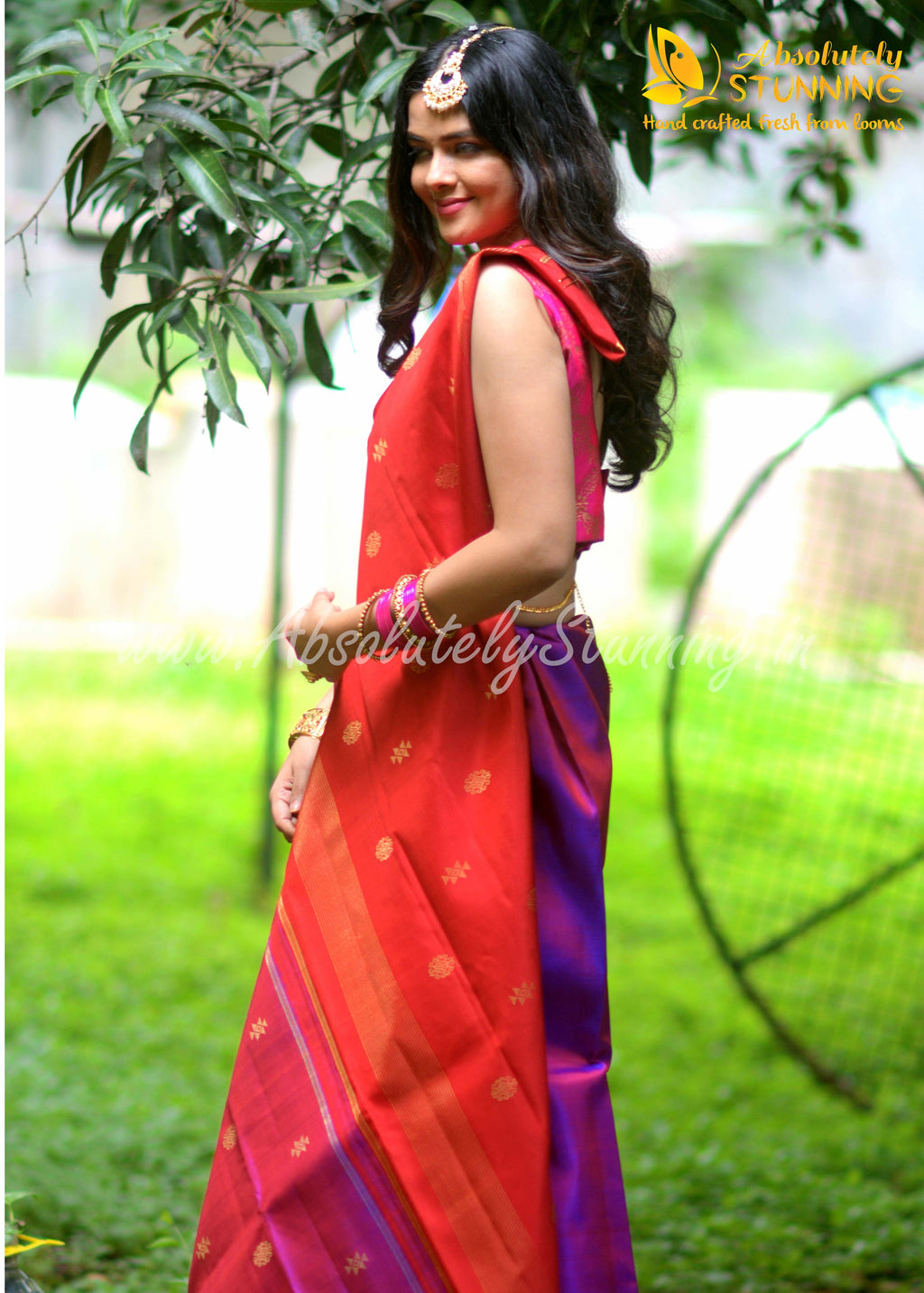 SOUNDARYAM Hand Woven Magenta & Red Exquisite Motifs