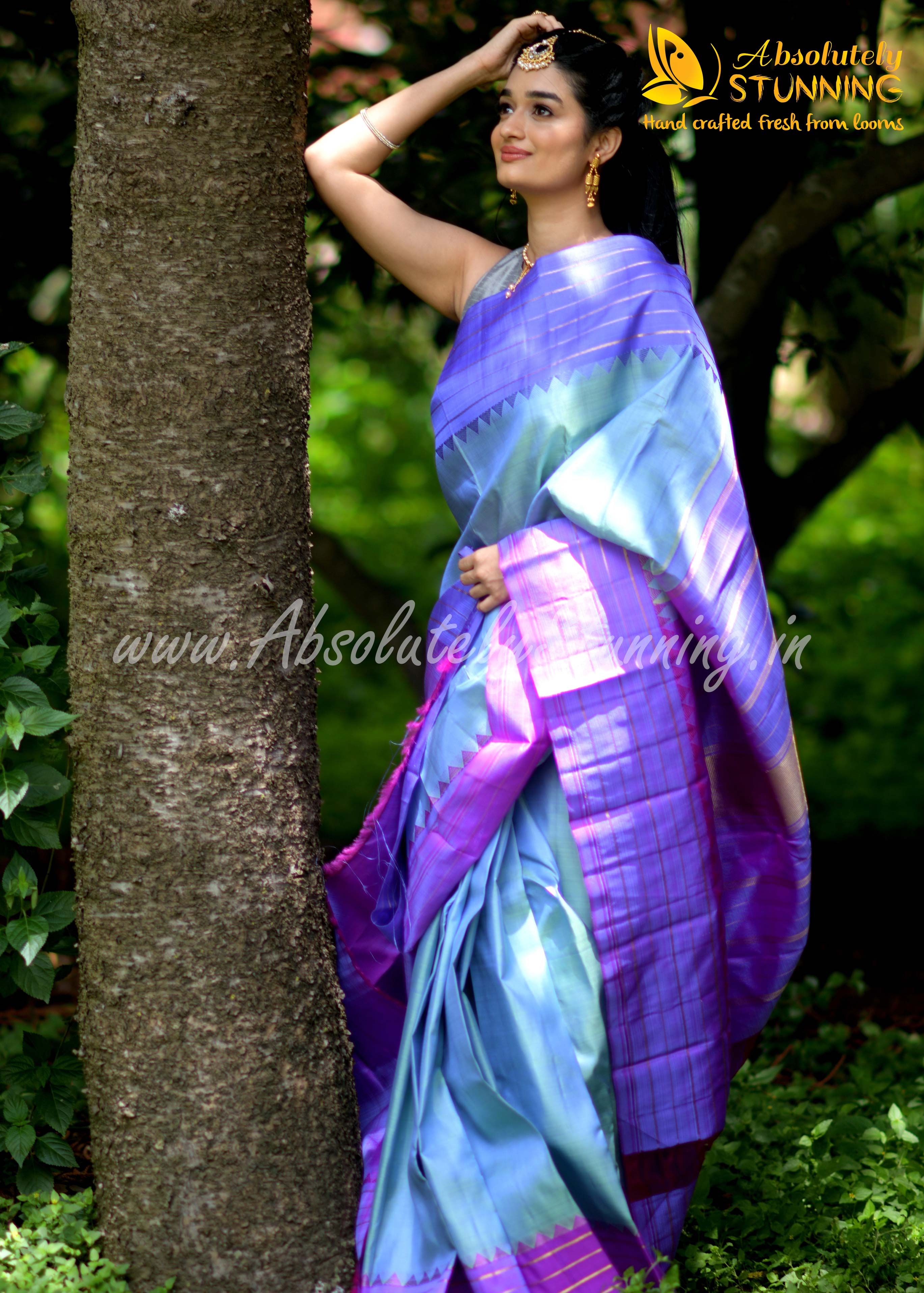 TRIVARNAM Hand Woven Tricolour