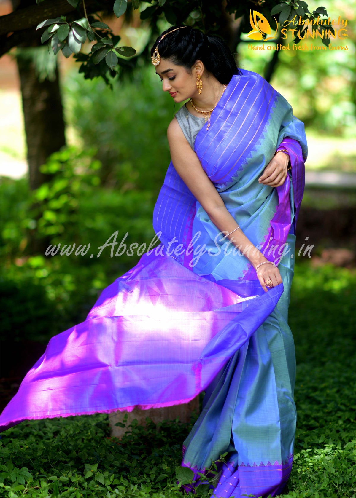 TRIVARNAM Hand Woven Tricolour