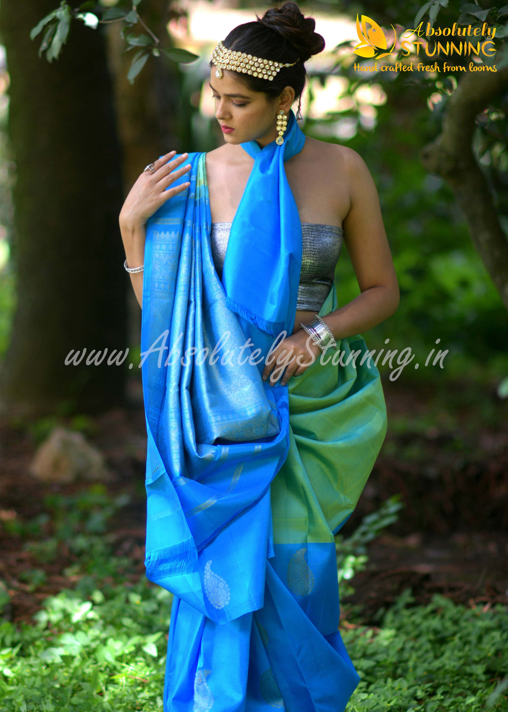 AAMRAM Hand Woven Light Green Paisley Motif