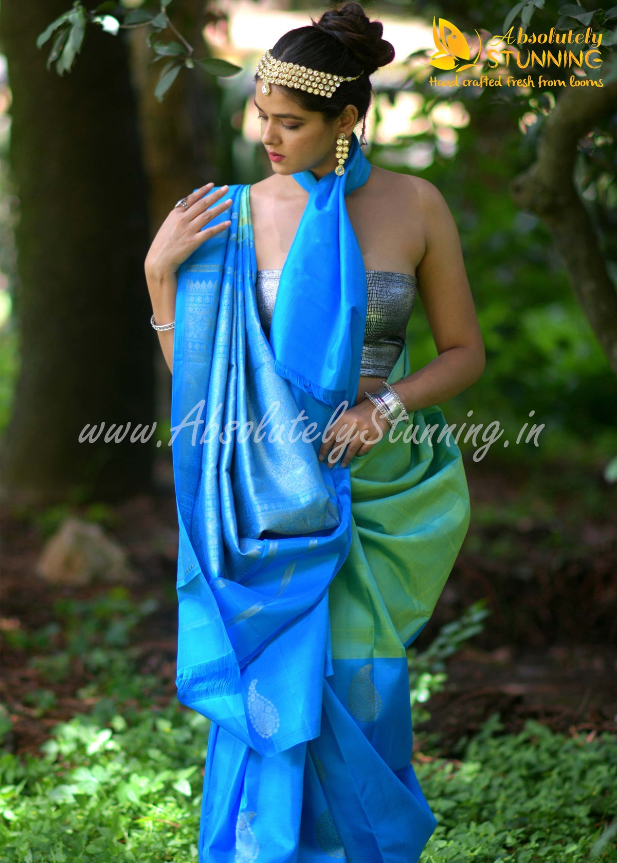 AAMRAM Hand Woven Light Green Paisley Motif