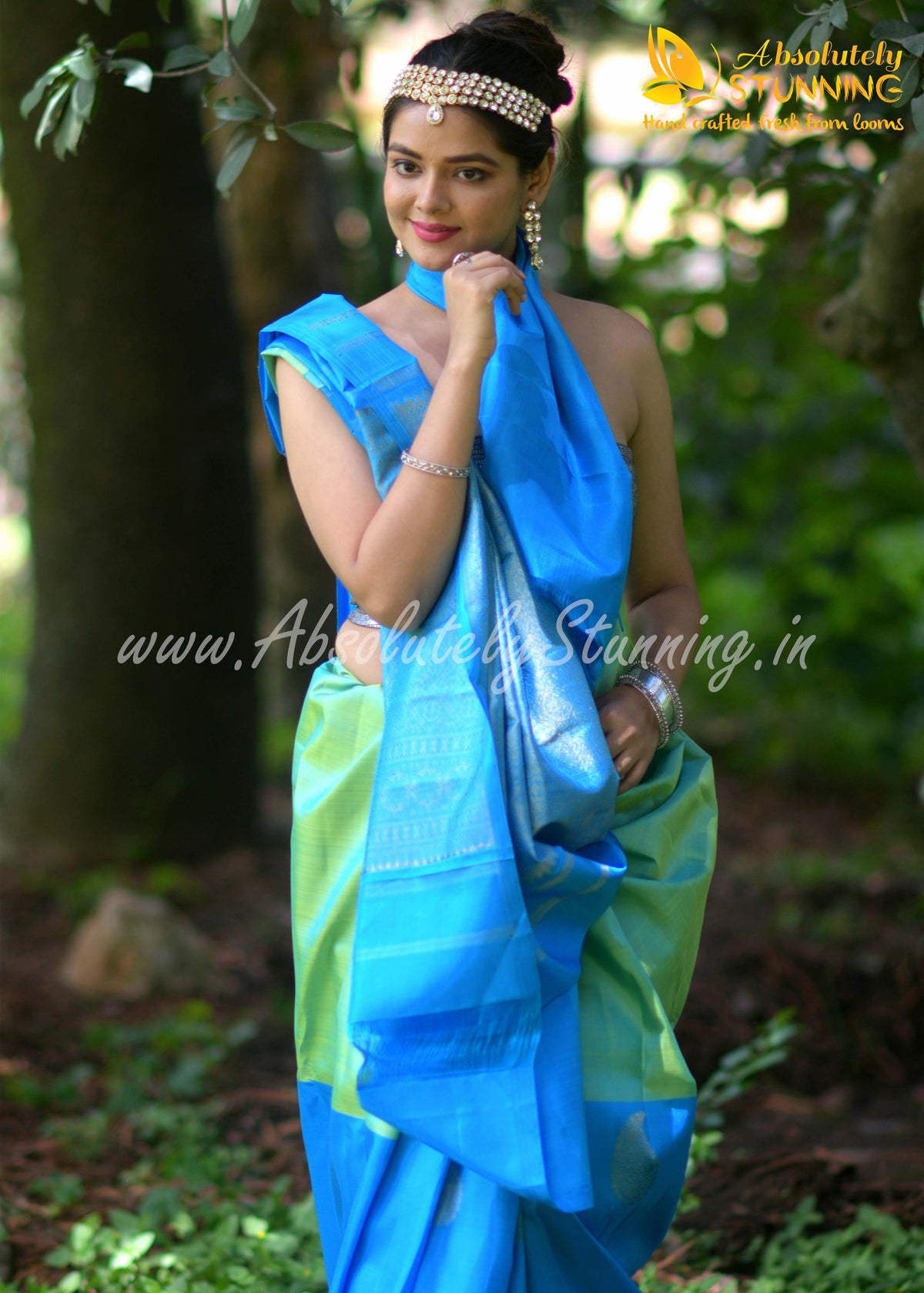 AAMRAM Hand Woven Light Green Paisley Motif