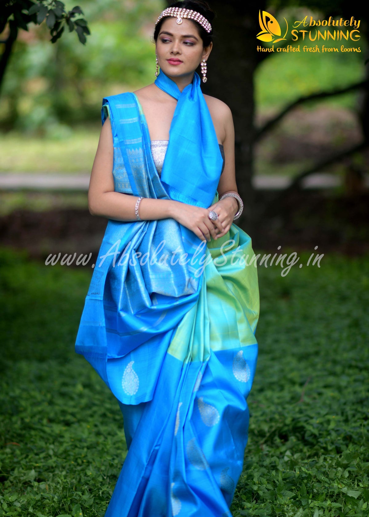 AAMRAM Hand Woven Light Green Paisley Motif