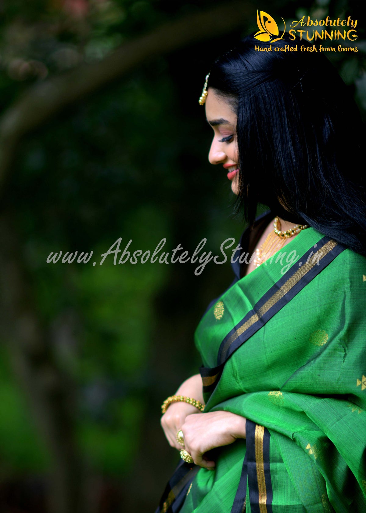 Soundaryam Hand Woven Green Exquisite Motifs