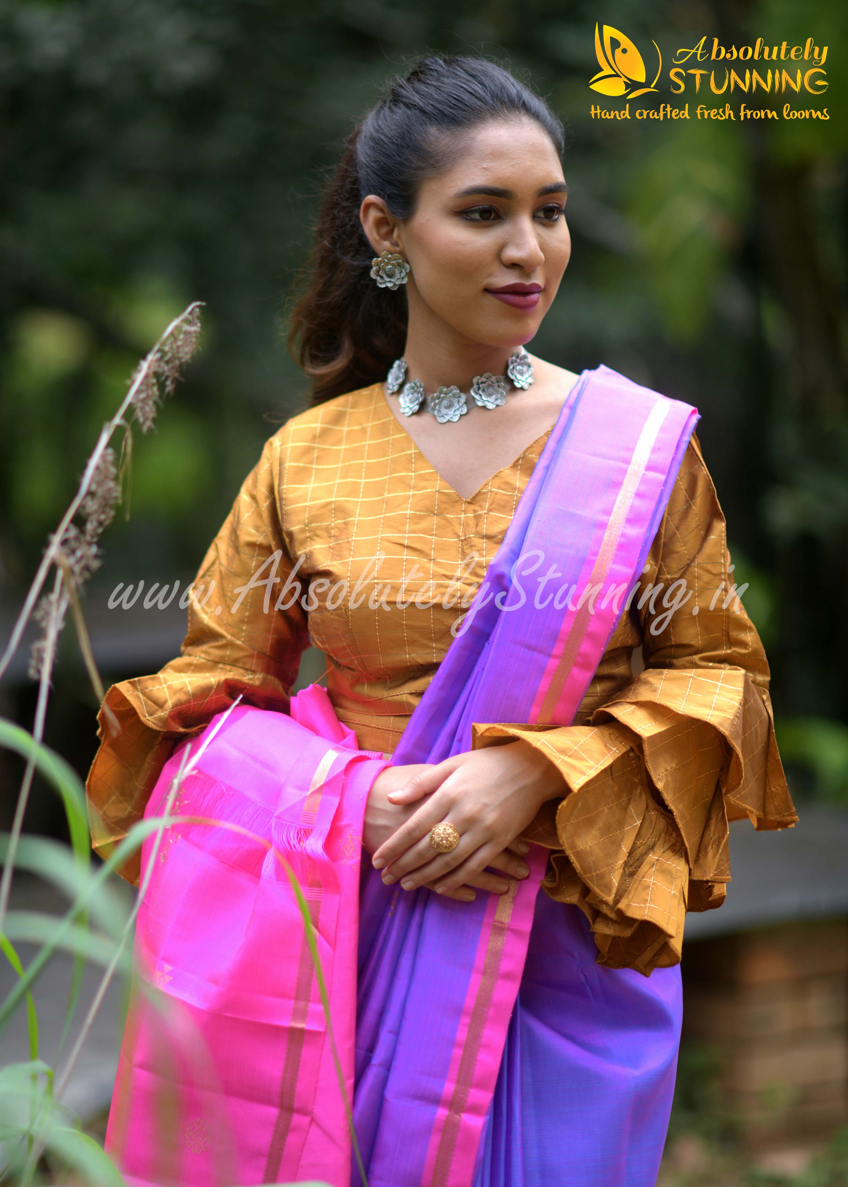 Soundaryam Hand Woven Lavender Exquisite Motifs