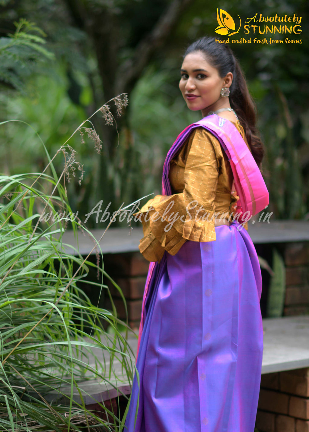 Soundaryam Hand Woven Lavender Exquisite Motifs