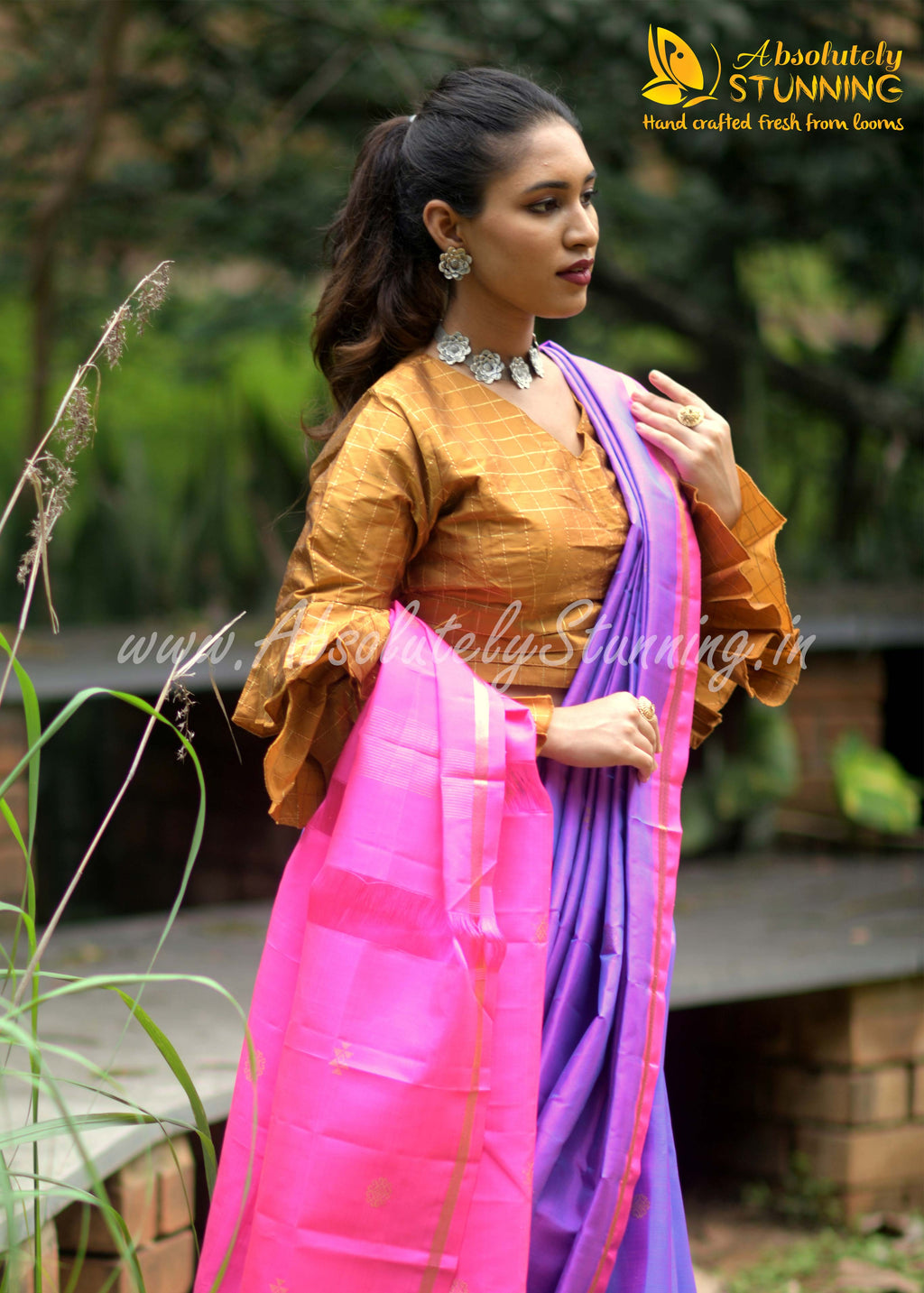 Soundaryam Hand Woven Lavender Exquisite Motifs