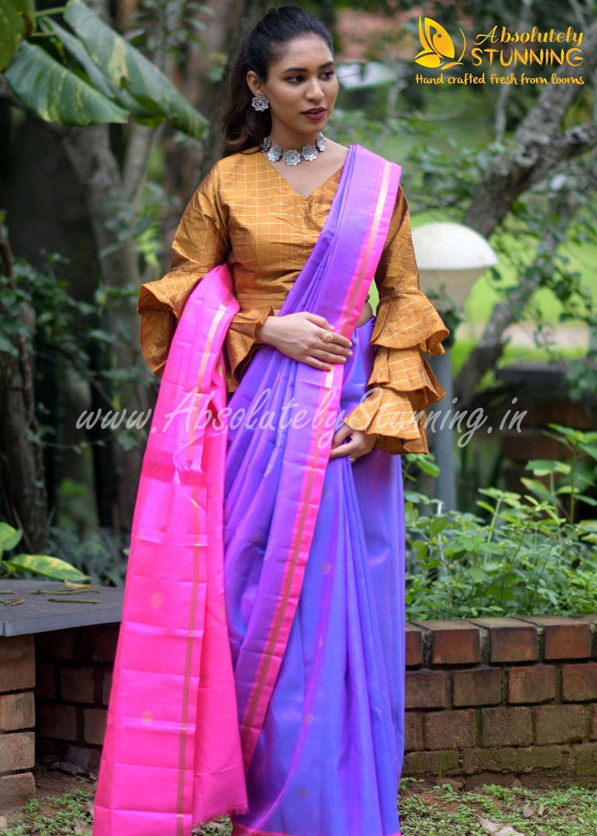 Soundaryam Hand Woven Lavender Exquisite Motifs