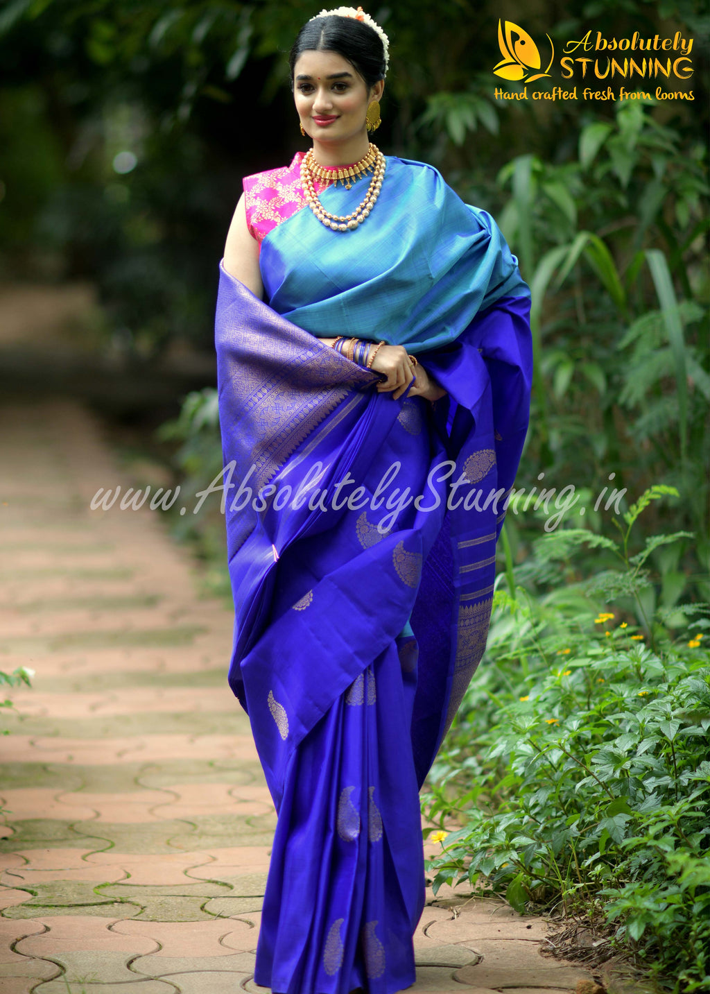 AAMRAM Light Greenish Blue Paisley Motif