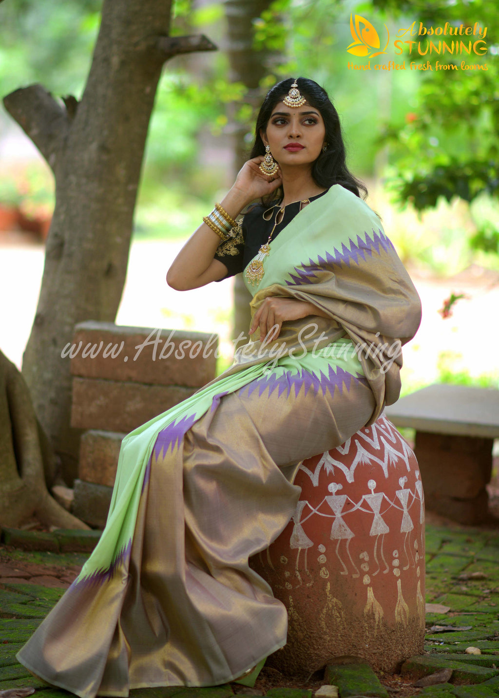 AROHANAM Hand Woven Pista Green Rising Border