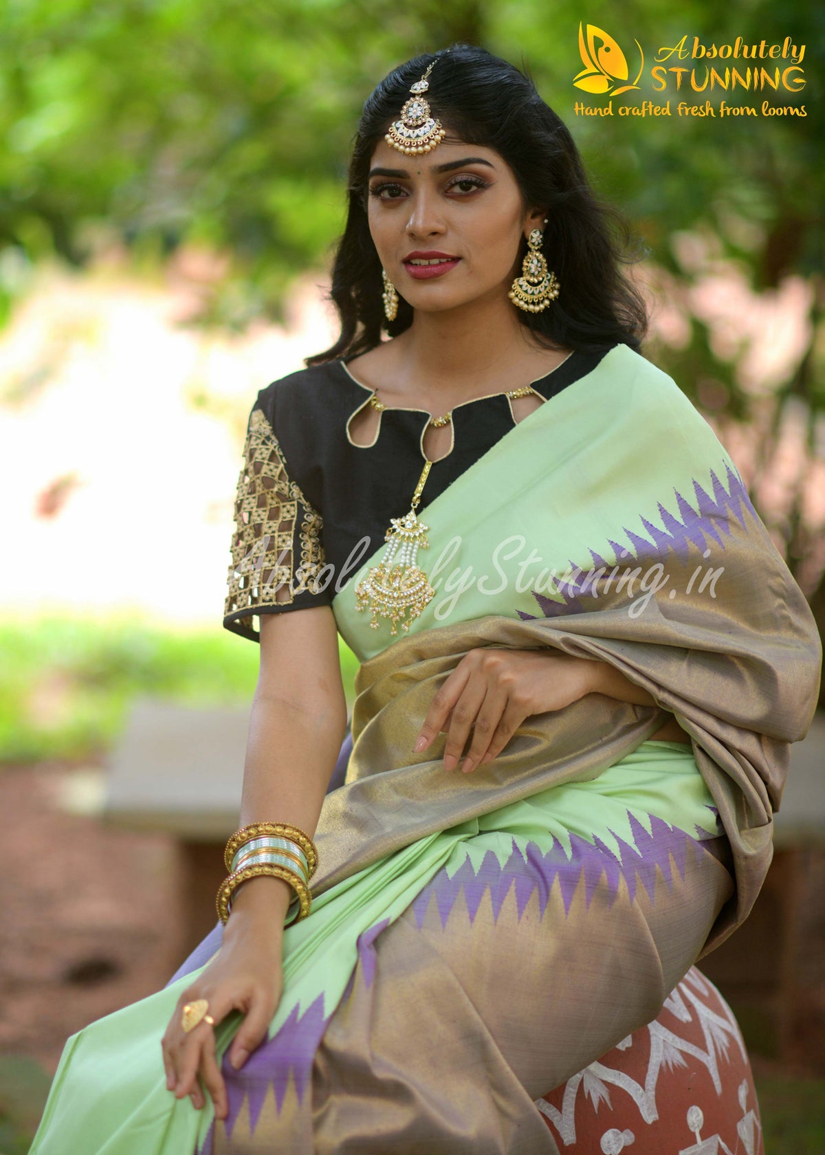 AROHANAM Hand Woven Pista Green Rising Border