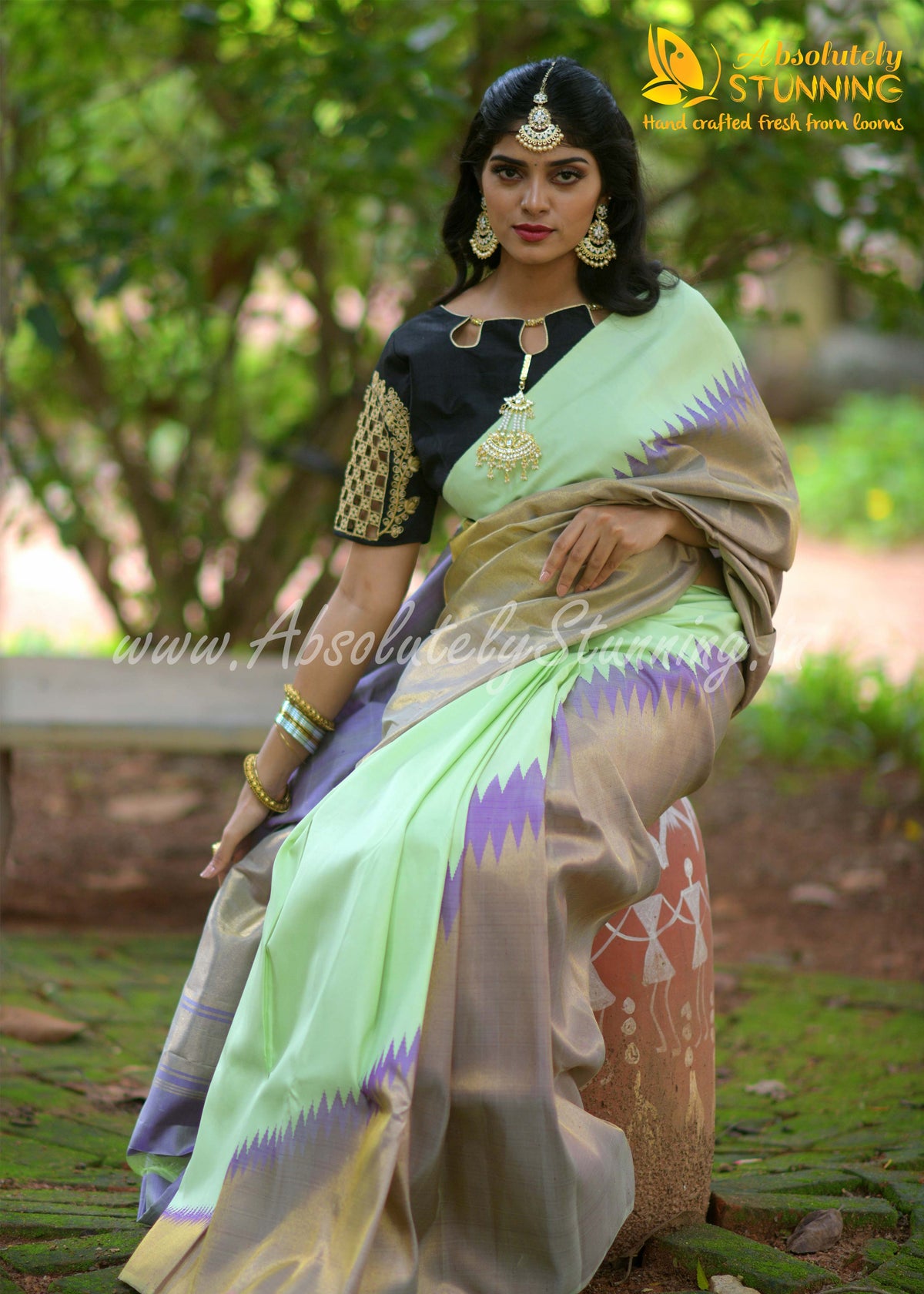 AROHANAM Hand Woven Pista Green Rising Border
