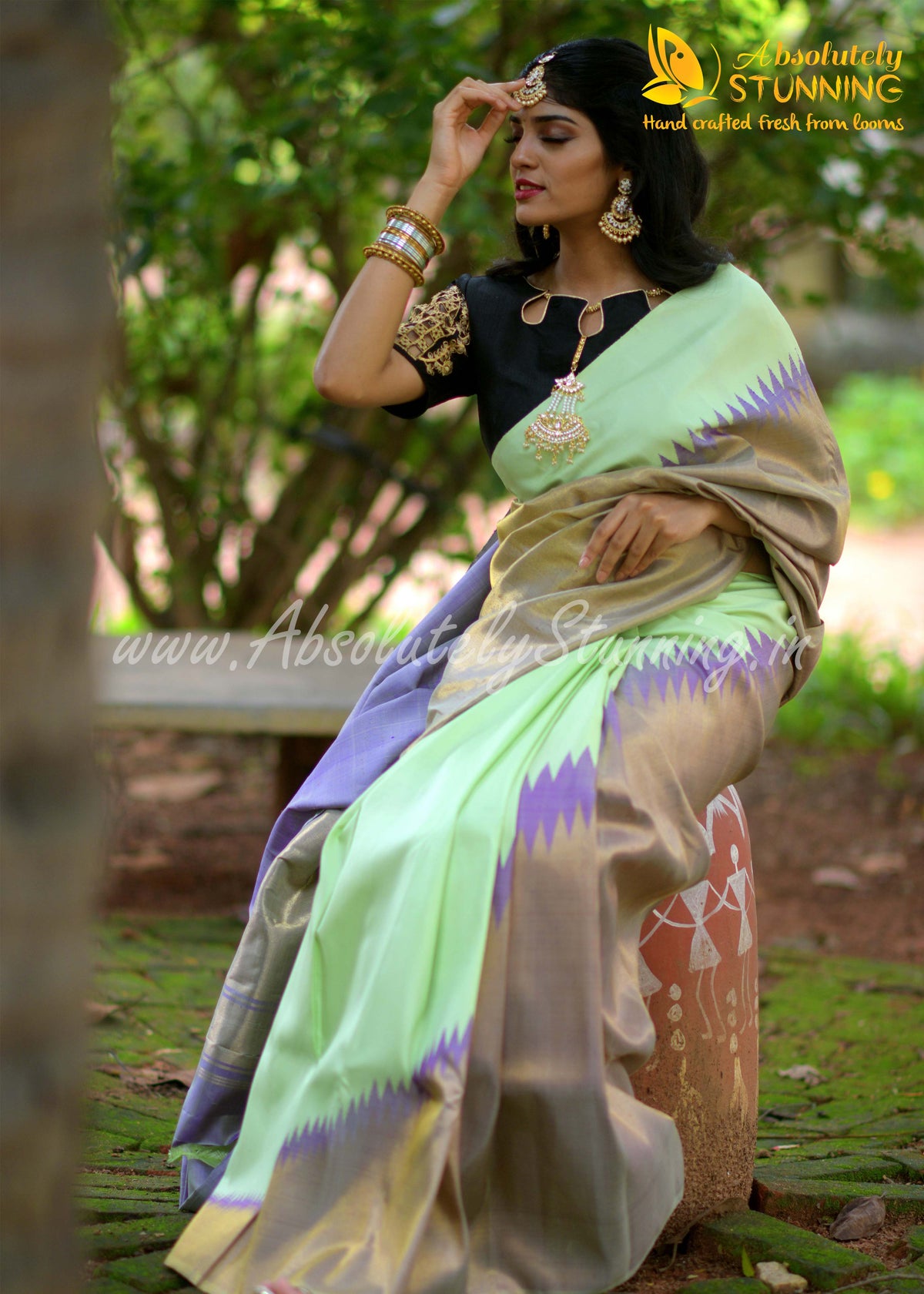 AROHANAM Hand Woven Pista Green Rising Border