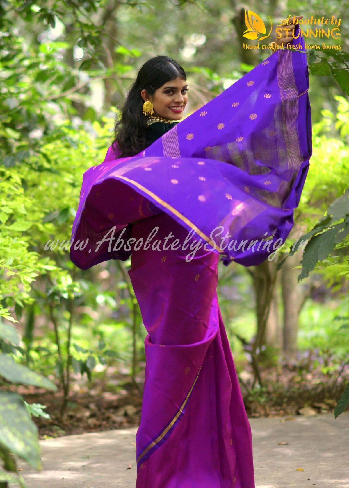SOUNDARYAM Hand Woven Magenta Exquisite Motifs