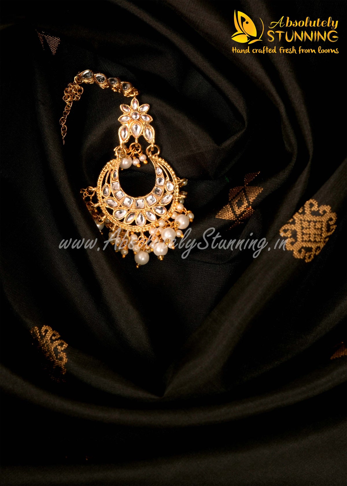 Soundaryam Hand Woven Green Exquisite Motifs