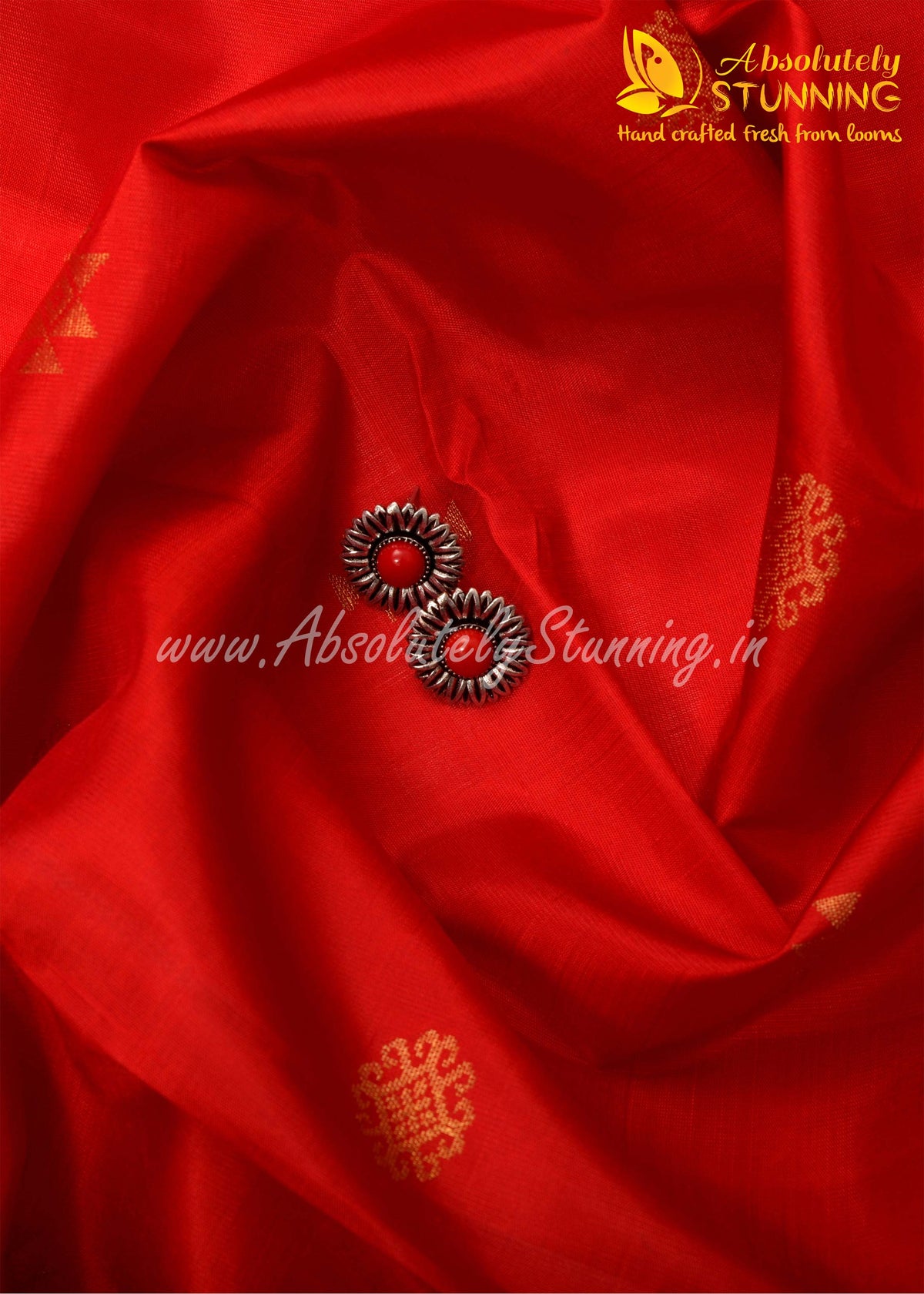 SOUNDARYAM Hand Woven Magenta & Red Exquisite Motifs